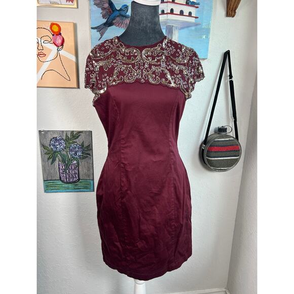 French Connection- Mini sequin detailed sheath dress- wine red- cocktail US 6 - Picture 1 of 3